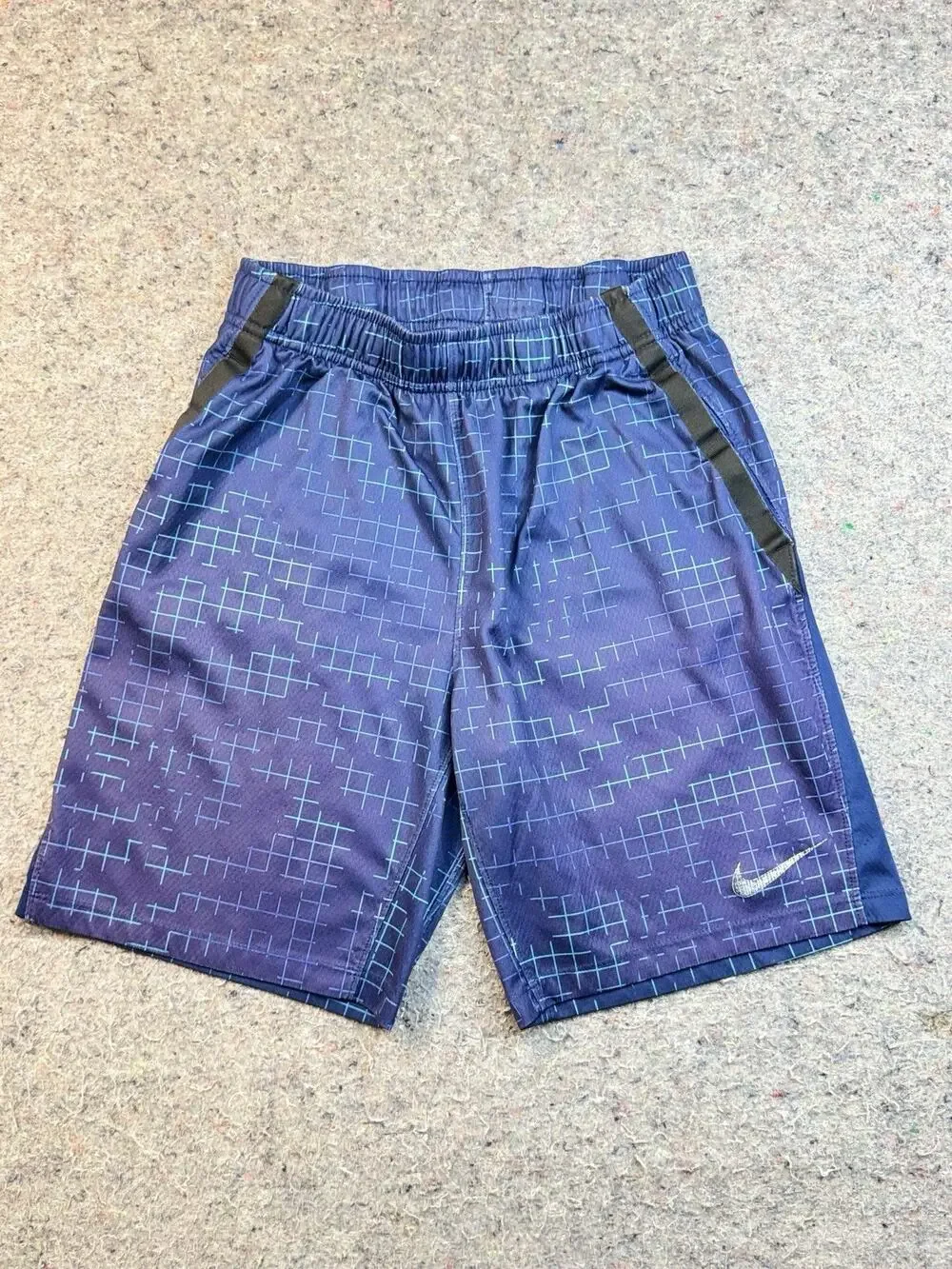 Nike Dri-FIT Boys Medium Athletic Shorts Blue Graphic Training Gym Basketball